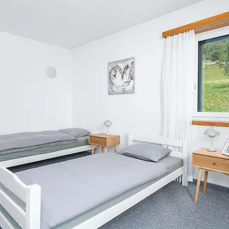 2br With Parking & Large Private Balcony Apartment *