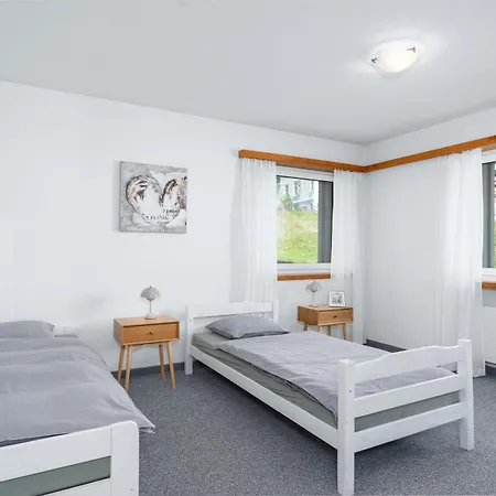 2br With Parking & Large Private Balcony Apartment *